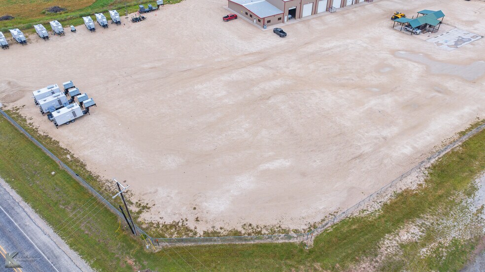 More Photos Of 10027 S Frontage Rd, Clyde Manufacturing For Sale