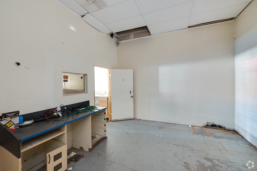 More Photos Of 5610 Lancaster Ave, Philadelphia Storefront For Lease