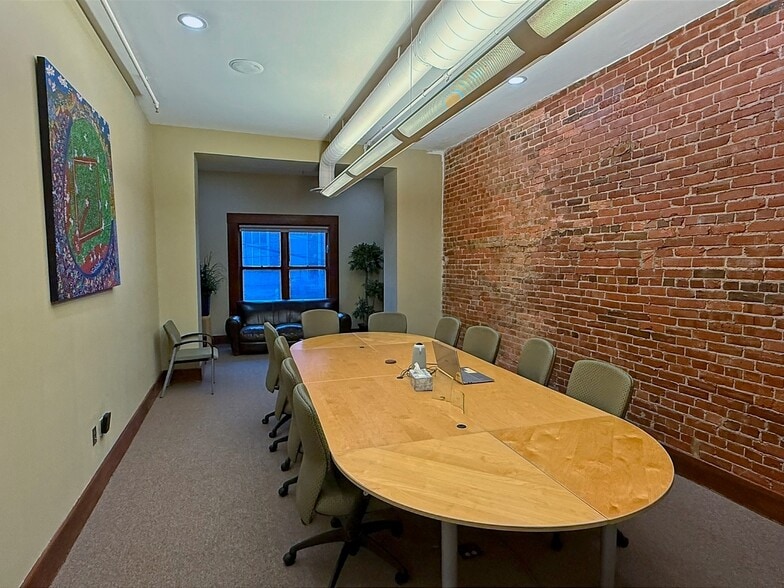 More Photos Of 222 Capitol St, Charleston Storefront Retail Office For Sale