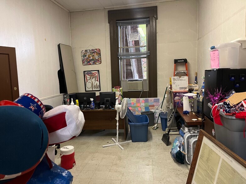 More Photos Of 926 Diamond Park, Meadville Office For Sale