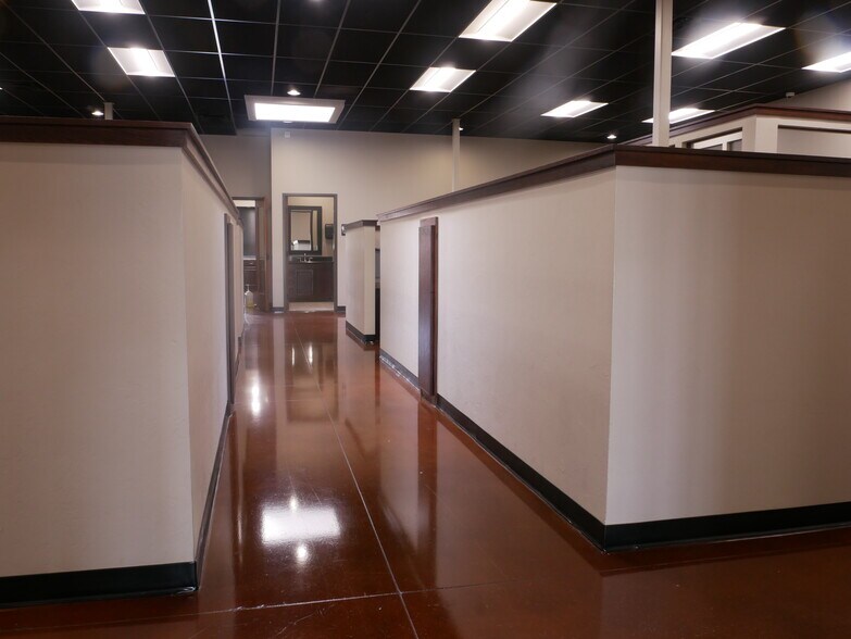 More Photos Of 25 NW 146th St, Edmond Medical For Lease