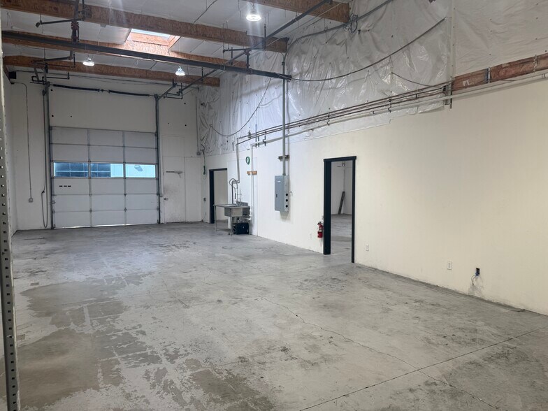 More Photos Of 5793 Skylane Blvd, Windsor Warehouse For Sale