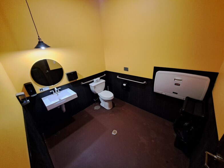 More Photos Of 5900 Miller Ave, Gary Restaurant For Sale