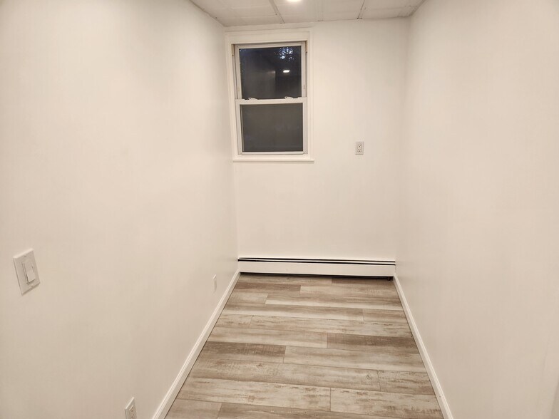 More Photos Of 33 E Main St, East Islip Office For Sale