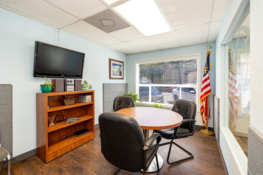 More Photos Of 116 S 1st St, Williams Office For Sale