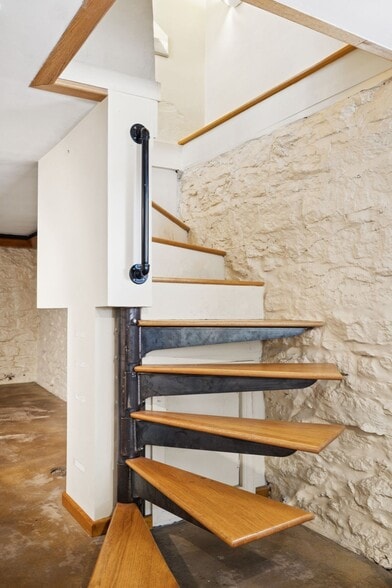 More Photos Of 1604 17th Ave S, Nashville Office Residential For Sale