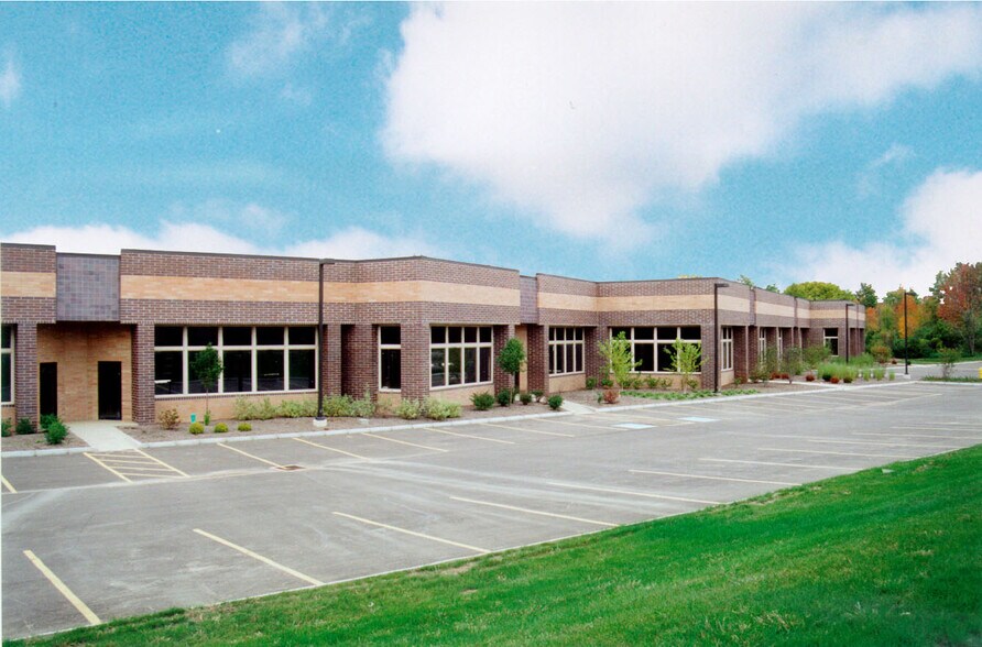 Primary Photo Of 31382-31400 N Lorain Rd, North Olmsted Warehouse For Lease