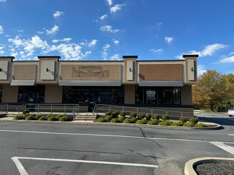 More Photos Of 1020 Wilkes Barre Township Blvd, Wilkes Barre Restaurant For Lease