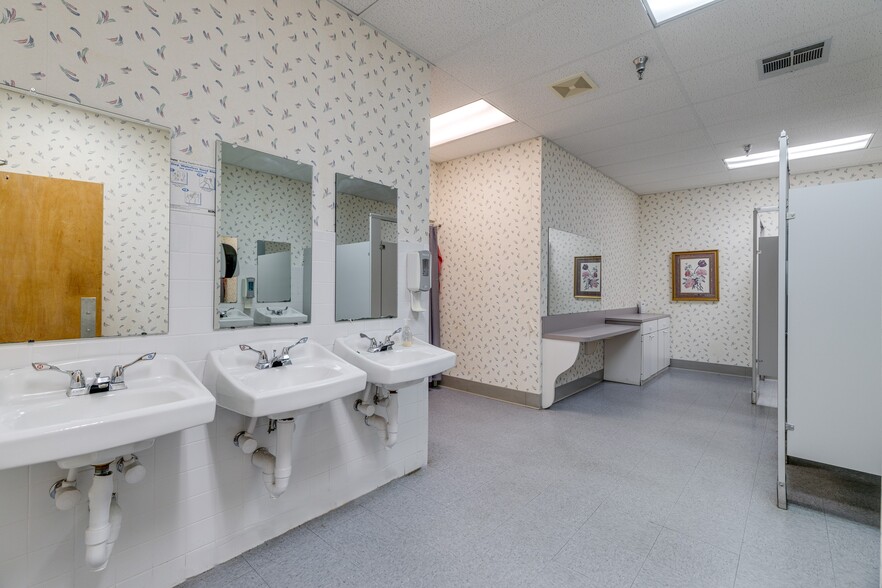 More Photos Of 401 Thomas Rd, West Monroe Medical For Lease