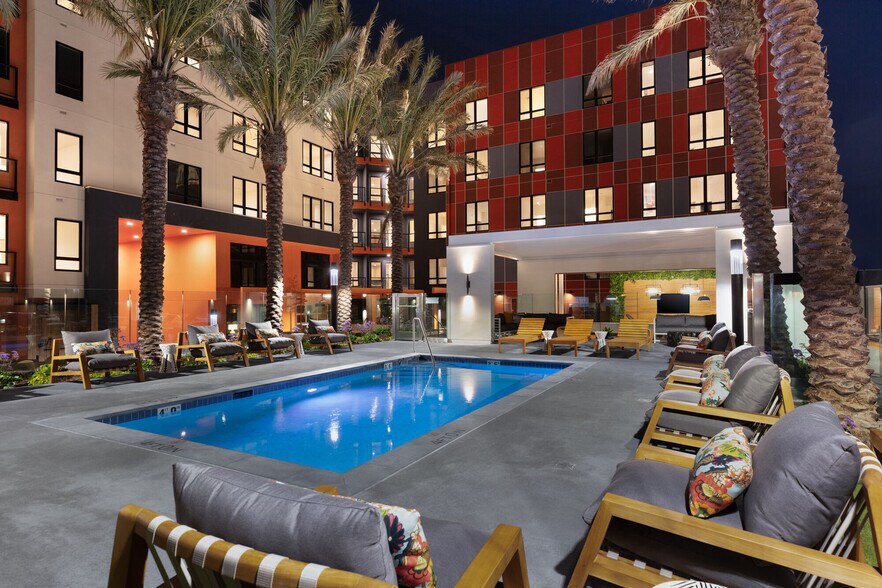 More Photos Of 126 N Rollins Rd, Millbrae Apartments For Lease