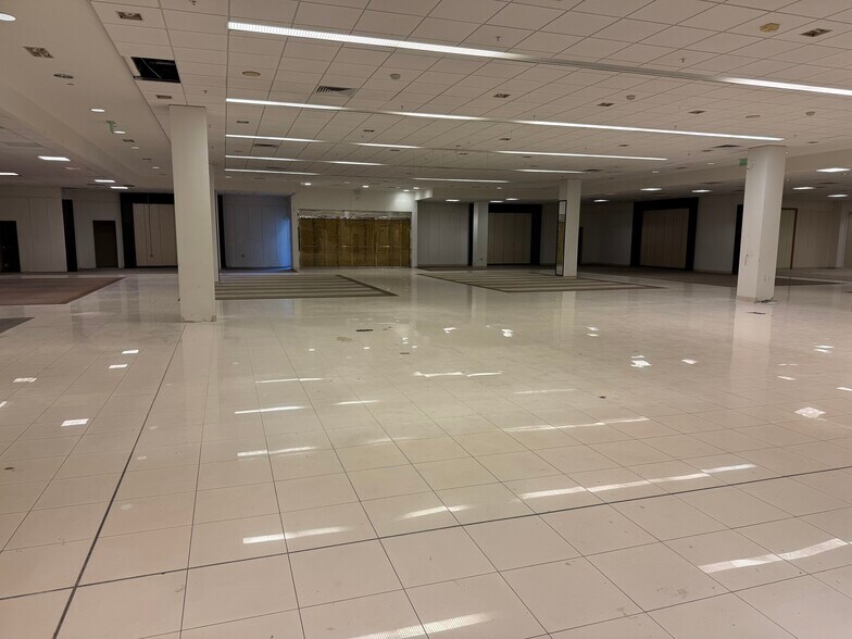 More Photos Of 1305-1401 W Esplanade Ave, Kenner Unknown For Lease