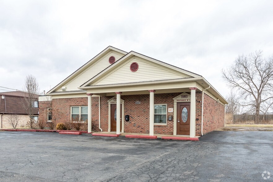 More Photos Of 8397 Raglan Dr NE, Warren Office For Sale