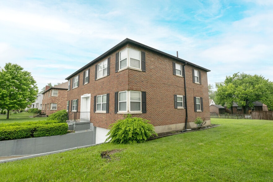 More Photos Of 349 Orchard Dr, Oakwood Apartments For Sale
