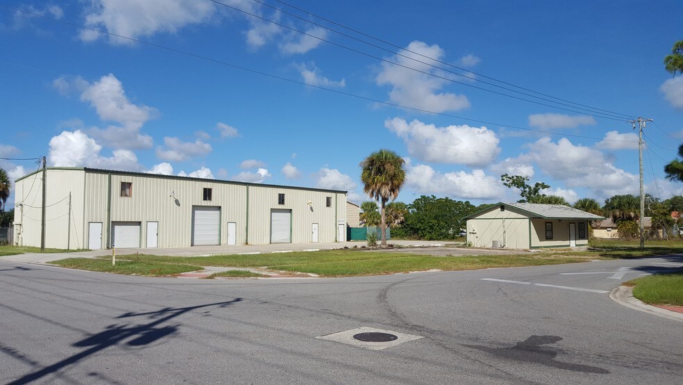 More Photos Of 4285 Capron Rd, Titusville Light Manufacturing For Lease