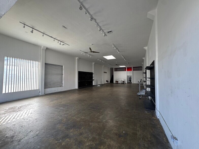 More Photos Of 601-609 N La Brea Ave, Los Angeles Storefront For Lease