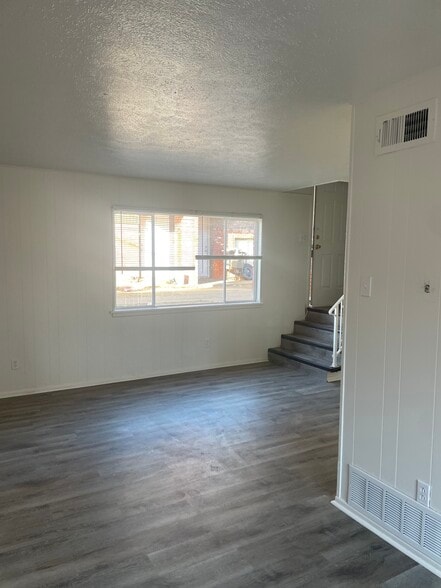 More Photos Of 1303 65th Dr, Lubbock Apartments For Sale