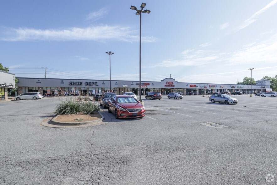 More Photos Of 10848 S Memorial Dr, Tulsa Unknown For Lease