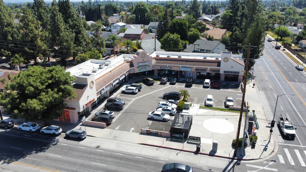 More Photos Of 7606 Fallbrook Ave, Canoga Park Unknown For Lease