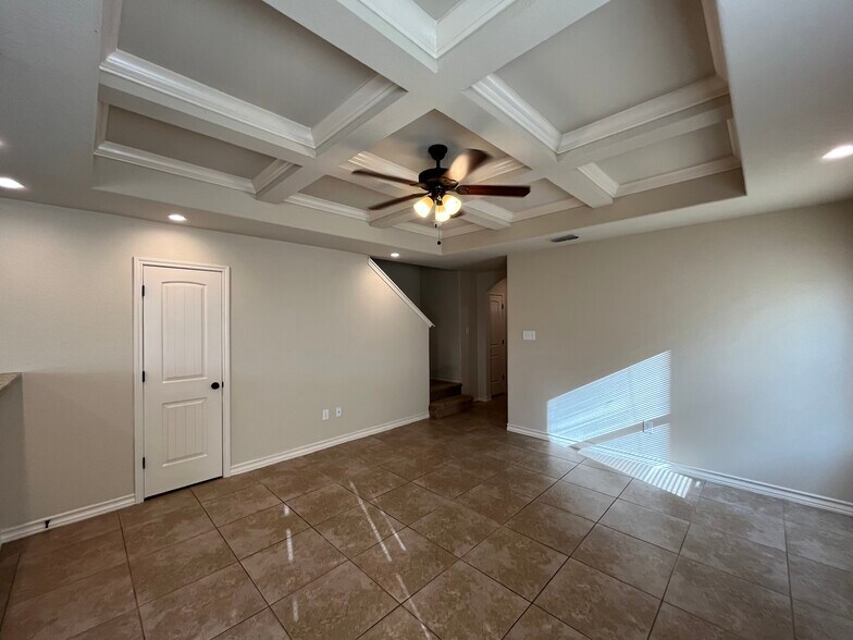 More Photos Of 7002 Donovan Way, San Antonio Apartments For Sale