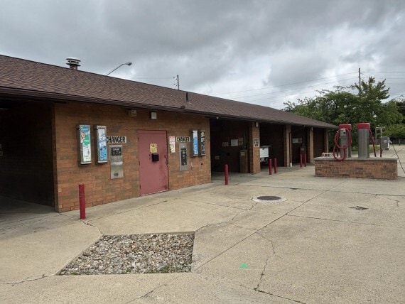 More Photos Of 36161 Lake Shore Blvd, Eastlake Carwash For Sale