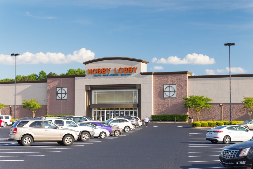 More Photos Of 955-1063 Bullsboro Dr, Newnan Unknown For Lease