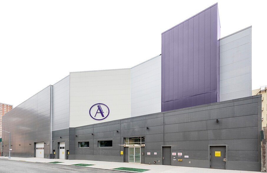 Primary Photo Of 122 W 146th St, New York Self Storage For Lease