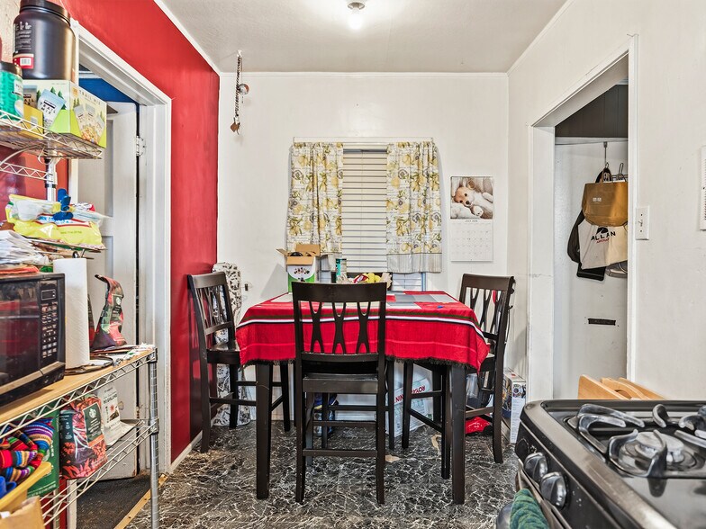 More Photos Of 1218 N Hollywood Way, Burbank Multifamily For Sale