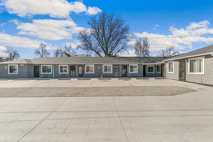 Primary Photo Of 1467 Joliet St, Aurora Apartments For Sale