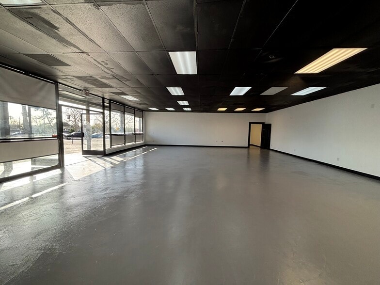 More Photos Of 11601 Whittier Blvd, Whittier Auto Dealership For Sale