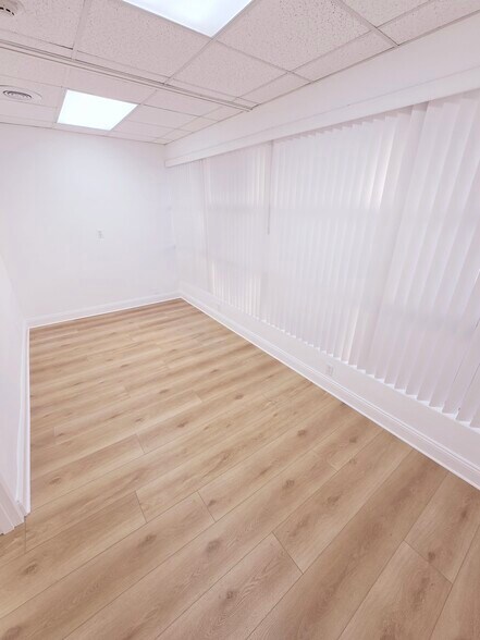 More Photos Of 155-157 E New England Ave, Winter Park Medical For Sale