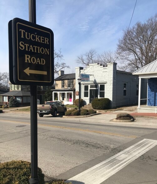 More Photos Of 11615 Main St, Louisville Freestanding For Sale