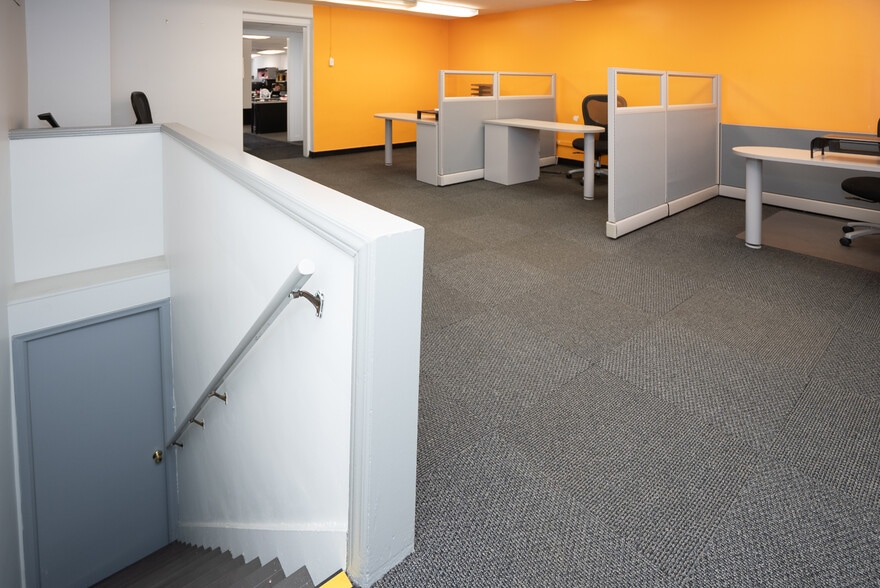 More Photos Of 21800 Gratiot Ave, Eastpointe Auto Dealership For Sale
