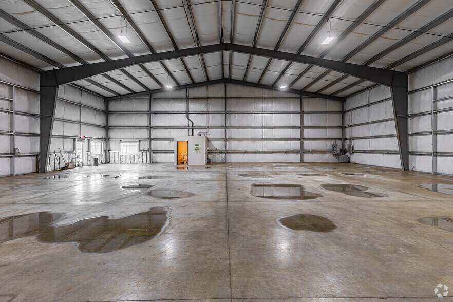 More Photos Of 1160 NW Noble Dr, Estacada Distribution For Lease