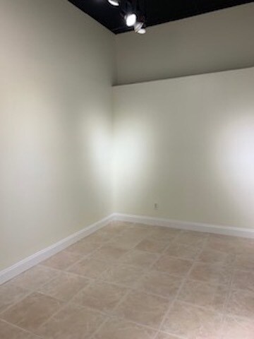 More Photos Of 26701 S Tamiami Trl, Bonita Springs Unknown For Lease