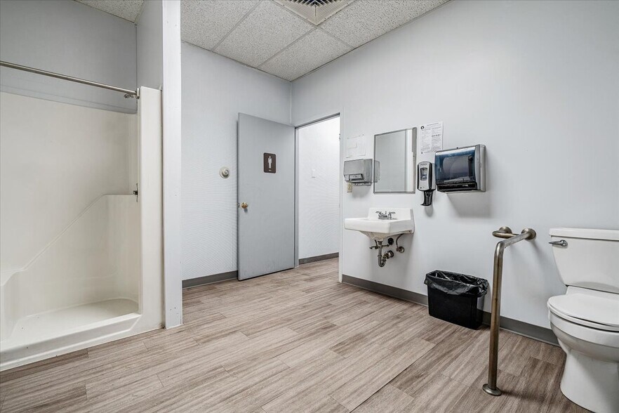 More Photos Of 723 Braddock Ave, Braddock Office For Sale
