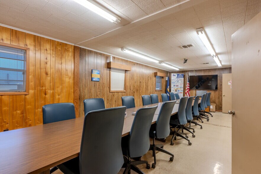 More Photos Of 222 Walcot Rd, Westlake Warehouse For Sale