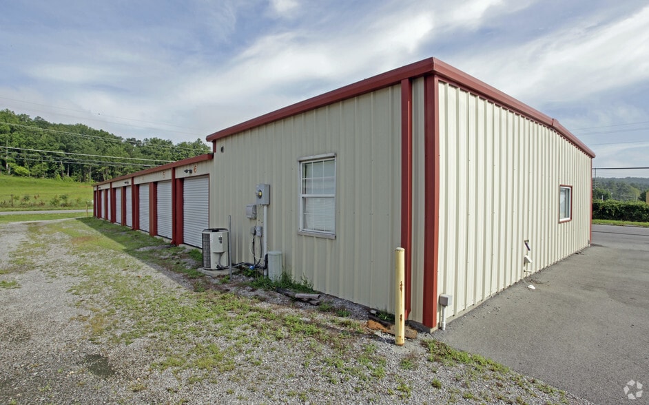 More Photos Of 191 Bernham Dr, Cleveland Self Storage For Sale