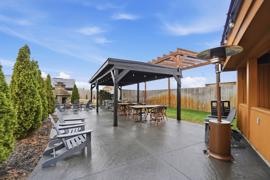 More Photos Of 2330 Bright Rd, Findlay Sports And Entertainment For Sale