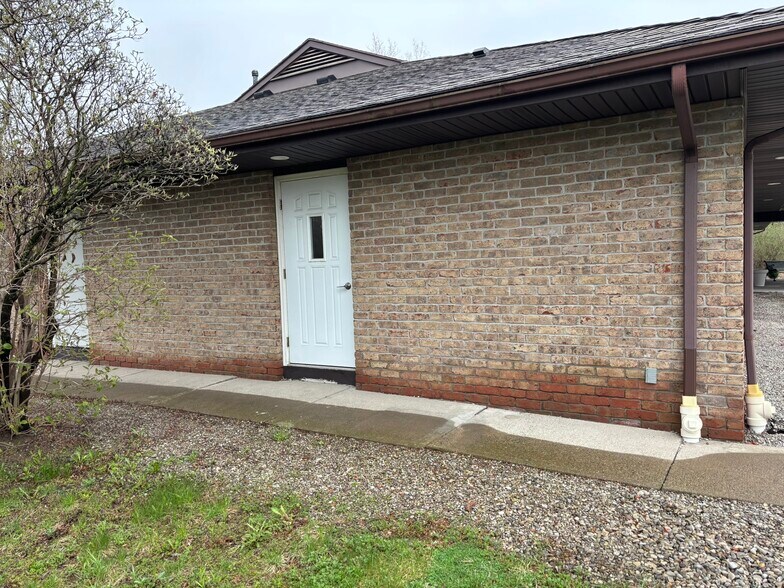 More Photos Of 1024 Hilton Parma Rd, Hilton Medical For Lease