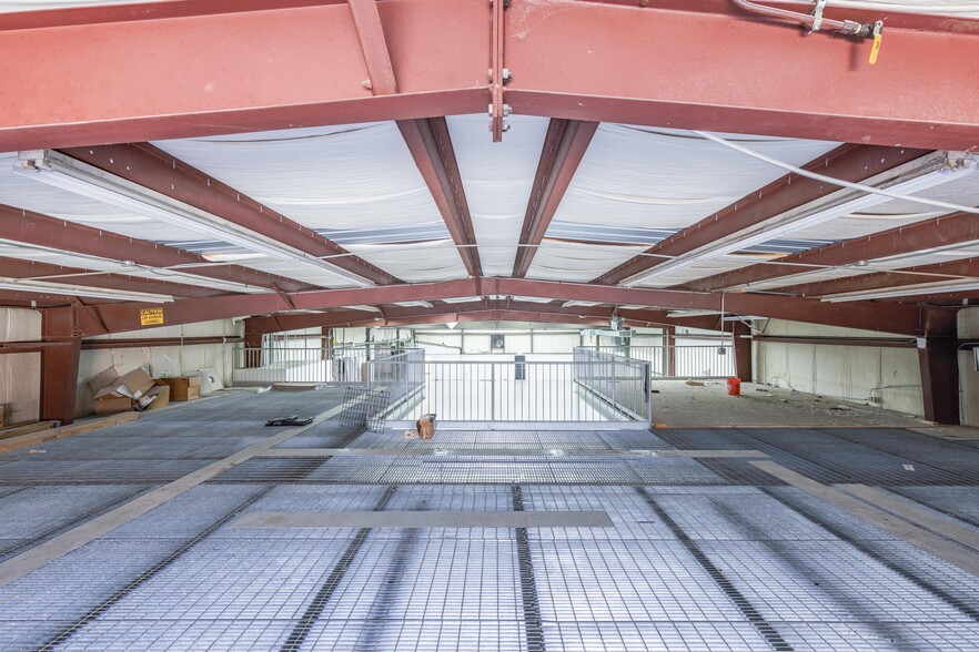 More Photos Of 508 Cobb Pky NE, Marietta Warehouse For Lease