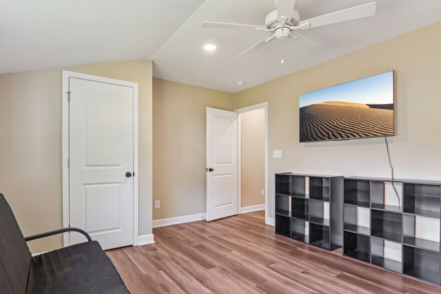 More Photos Of 111 W Crawford St, Landrum Flex For Sale