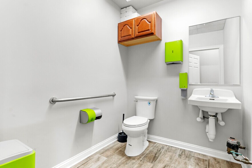 More Photos Of 8219-8347 Wicker Ave, Saint John Freestanding For Lease