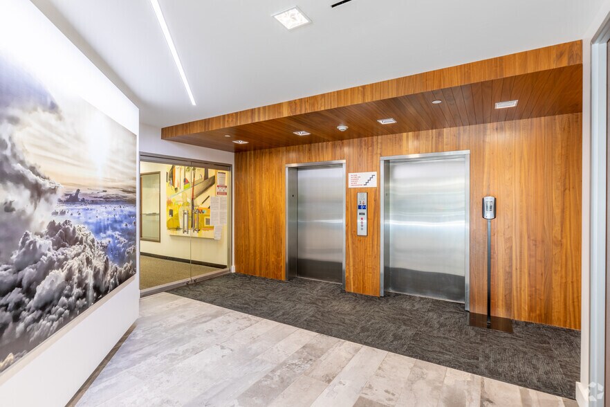 More Photos Of 7817 Ivanhoe Ave, La Jolla Office For Lease