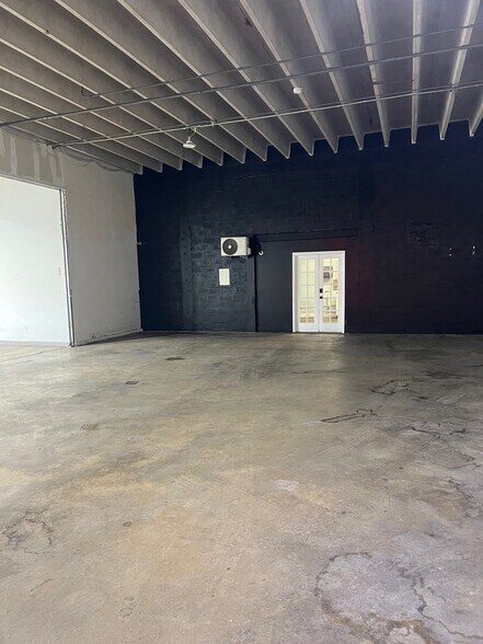 More Photos Of 7250 NW 41st St, Miami Warehouse For Sale