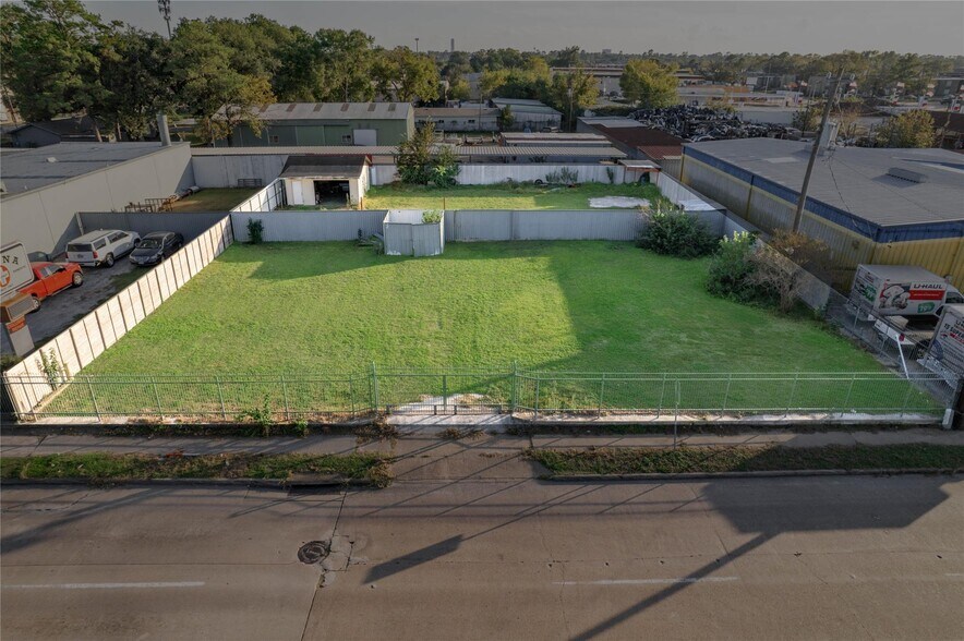 More Photos Of 7811 Hammerly Blvd, Houston Land For Sale