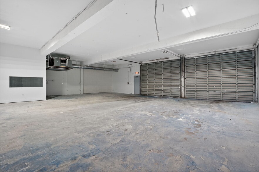 More Photos Of 500 W Flagler St, Miami Manufacturing For Lease
