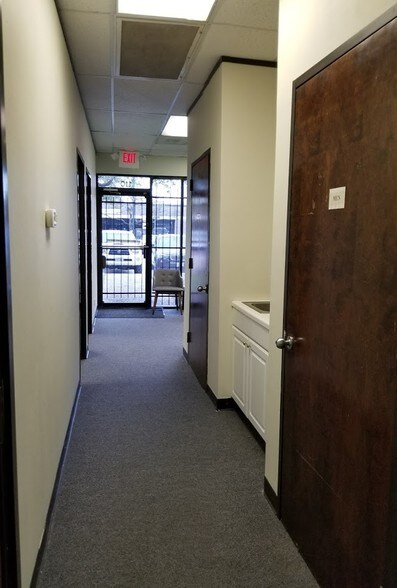 More Photos Of 10661 Haddington Dr, Houston Unknown For Lease