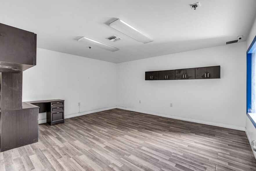 More Photos Of 7361-7391 NW 78th St, Medley Warehouse For Lease