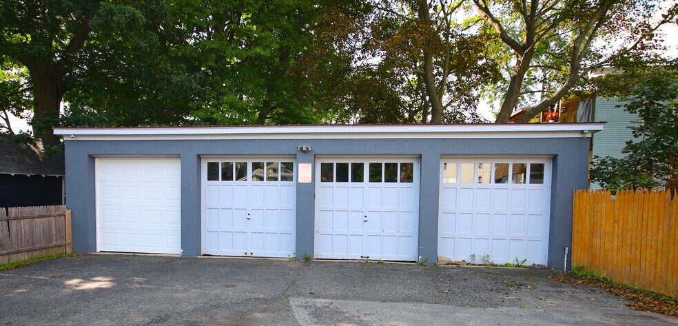 More Photos Of 326 Springside Ave, Pittsfield Office For Sale