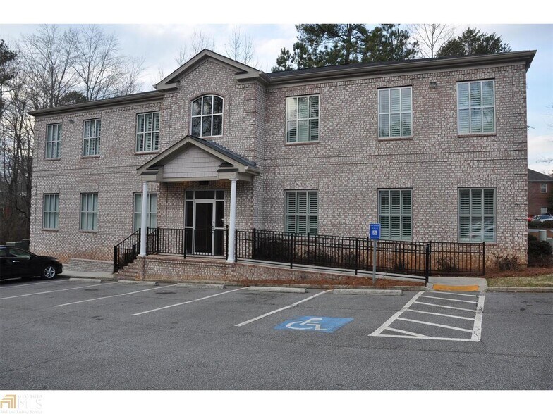 Primary Photo Of 4652 Lawrenceville Hwy, Lilburn Office Residential For Sale